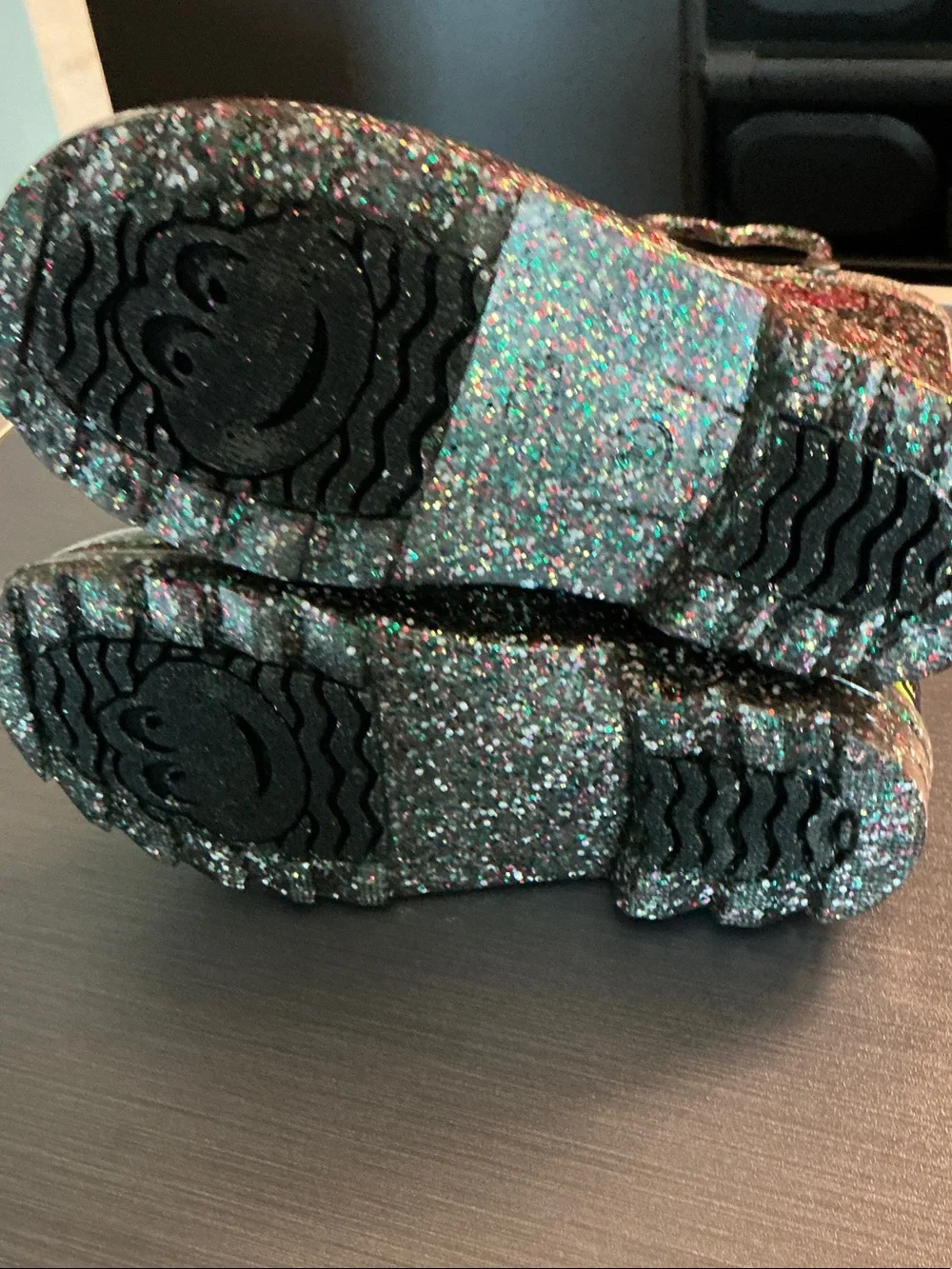 Western Chief sparkling glitter